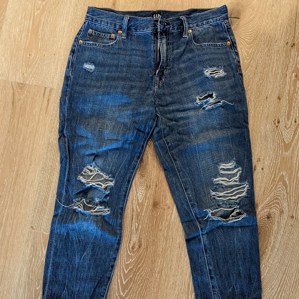 Gap Best Girlfriend Ripped Jeans size 28